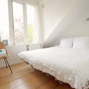 helmersbuurt-apartment.amsterdamhotelsnl.com/
